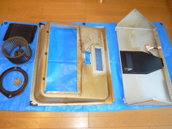 クリーニング前の各パーツ